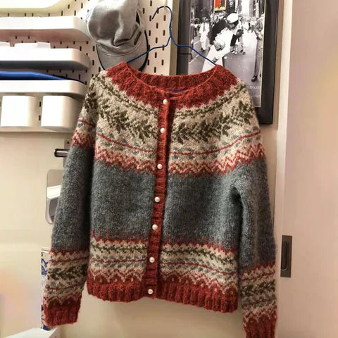 ARIELLA - VINTAGE BUTTON SWEATER